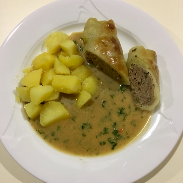 Wirsingwickel mit Salzkartoffeln