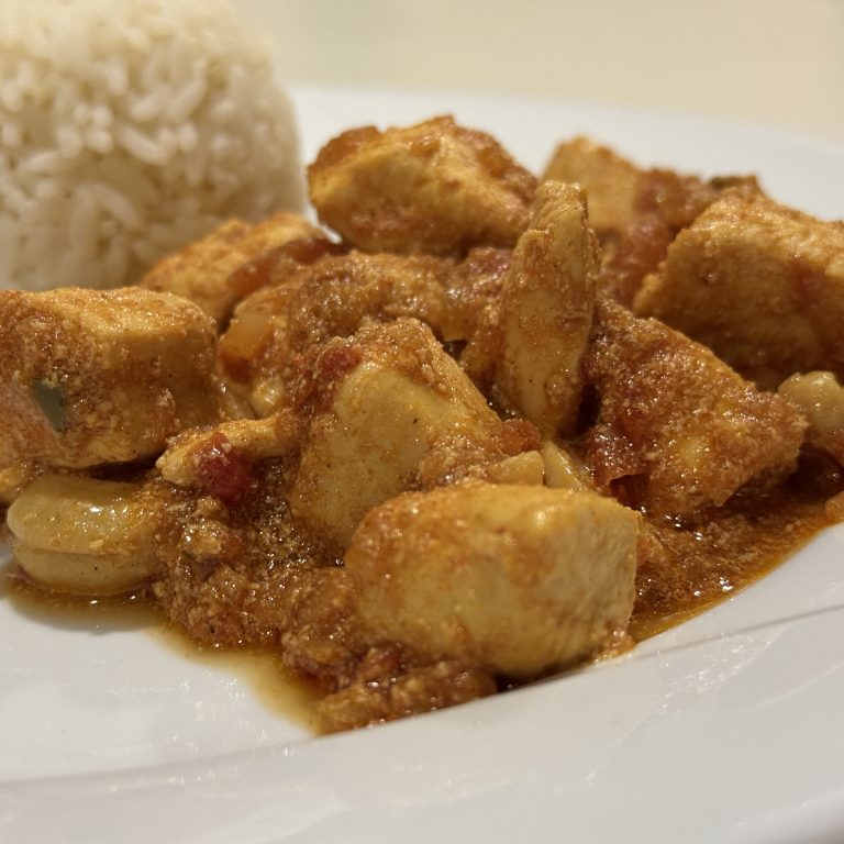Hähnchen in Tomaten-Sahnesoße – Butter Chicken