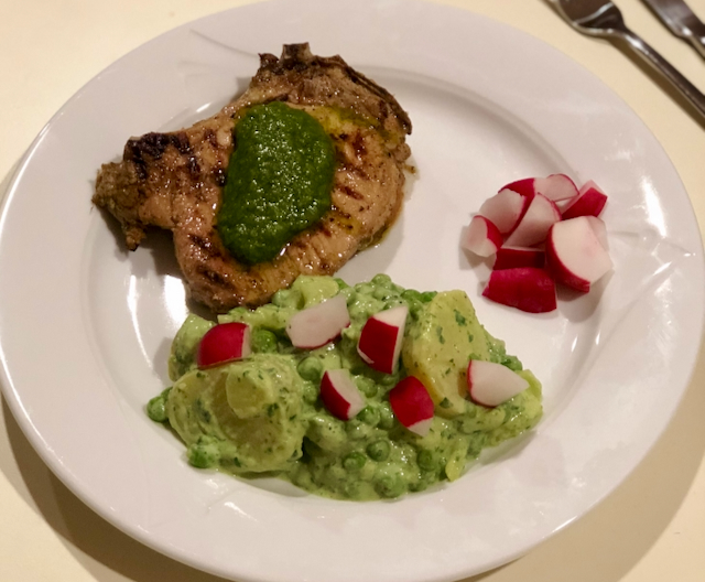 Marinierte Schweinekoteletts mit Pesto