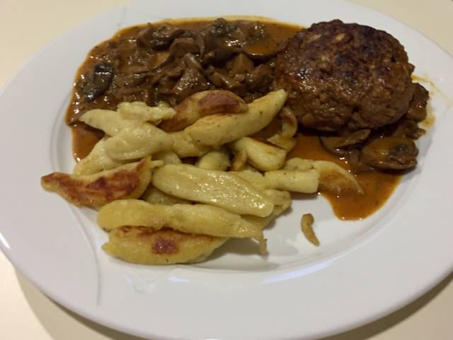 Schmorbuletten in Pilzrahm