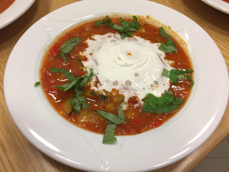 Sommerleichte Ratatouille-Suppe