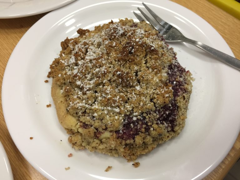 Strawberry-Crumble-Schnitten